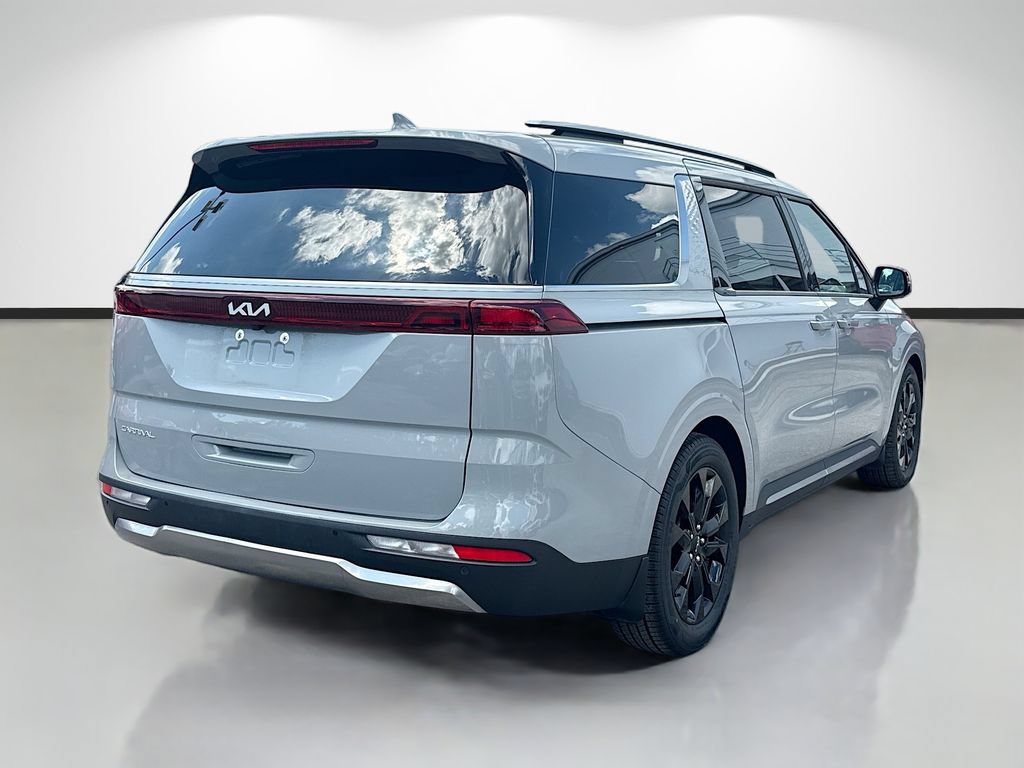 Used 2024 Kia Carnival FWD image 3