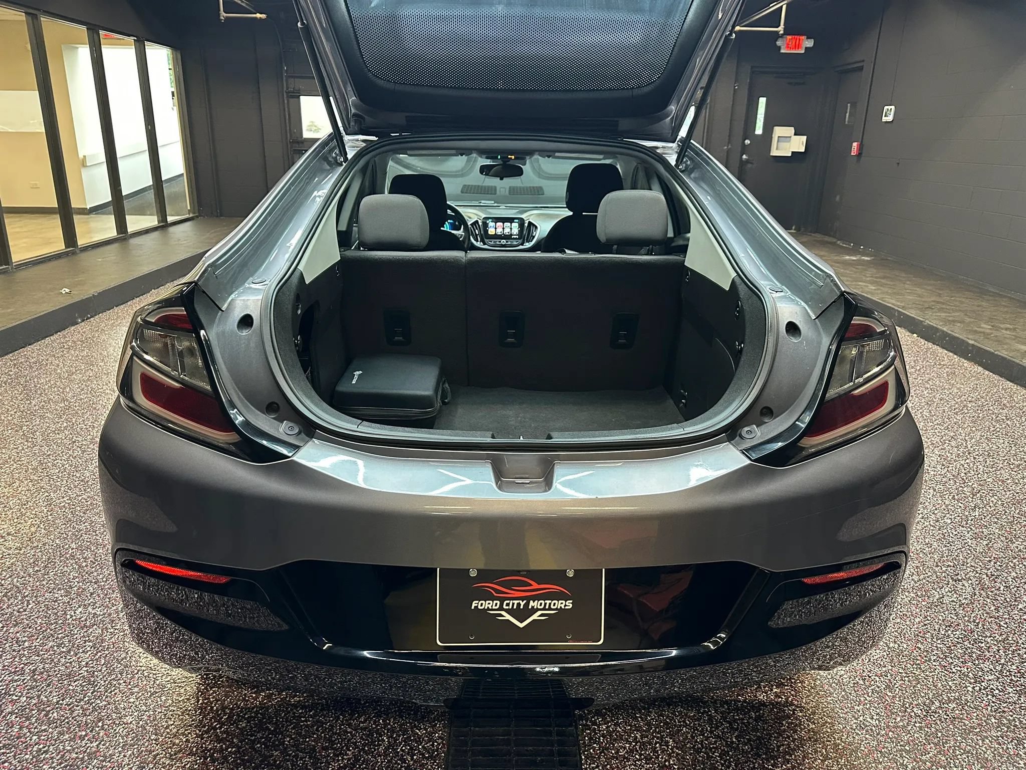 Used 2018 Chevrolet Volt LT FWD image 25