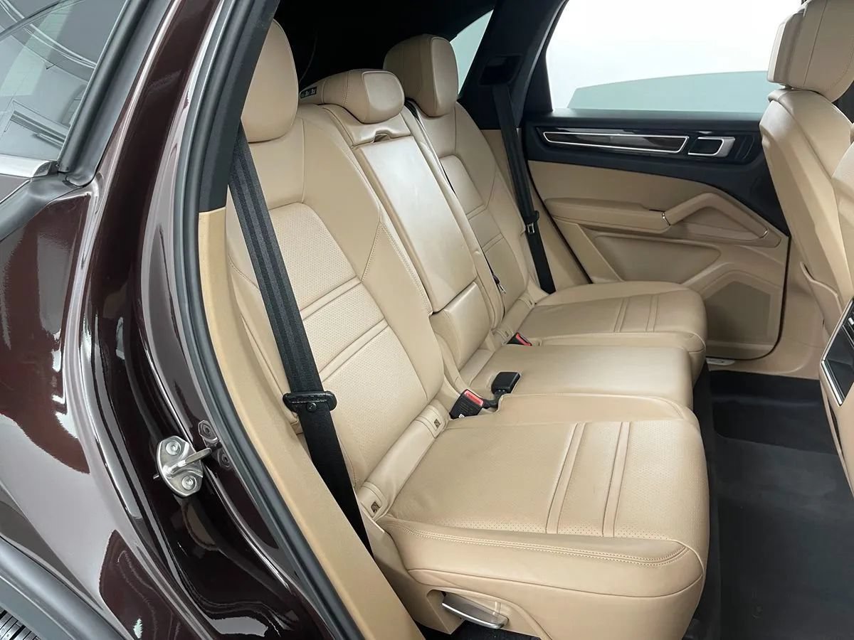 Used 2019 Porsche Cayenne AWD/4WD image 32