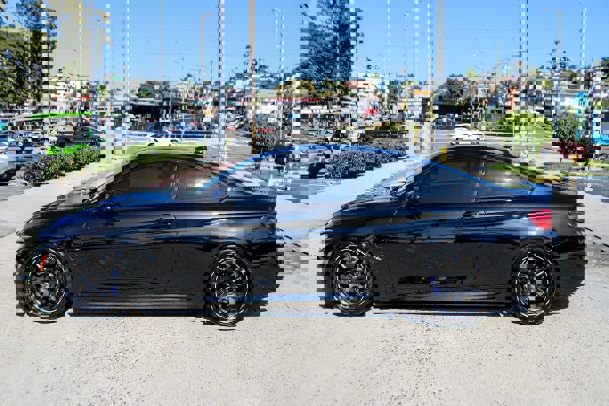 Used 2020 BMW M4 Coupe w/ Competition Package image 2