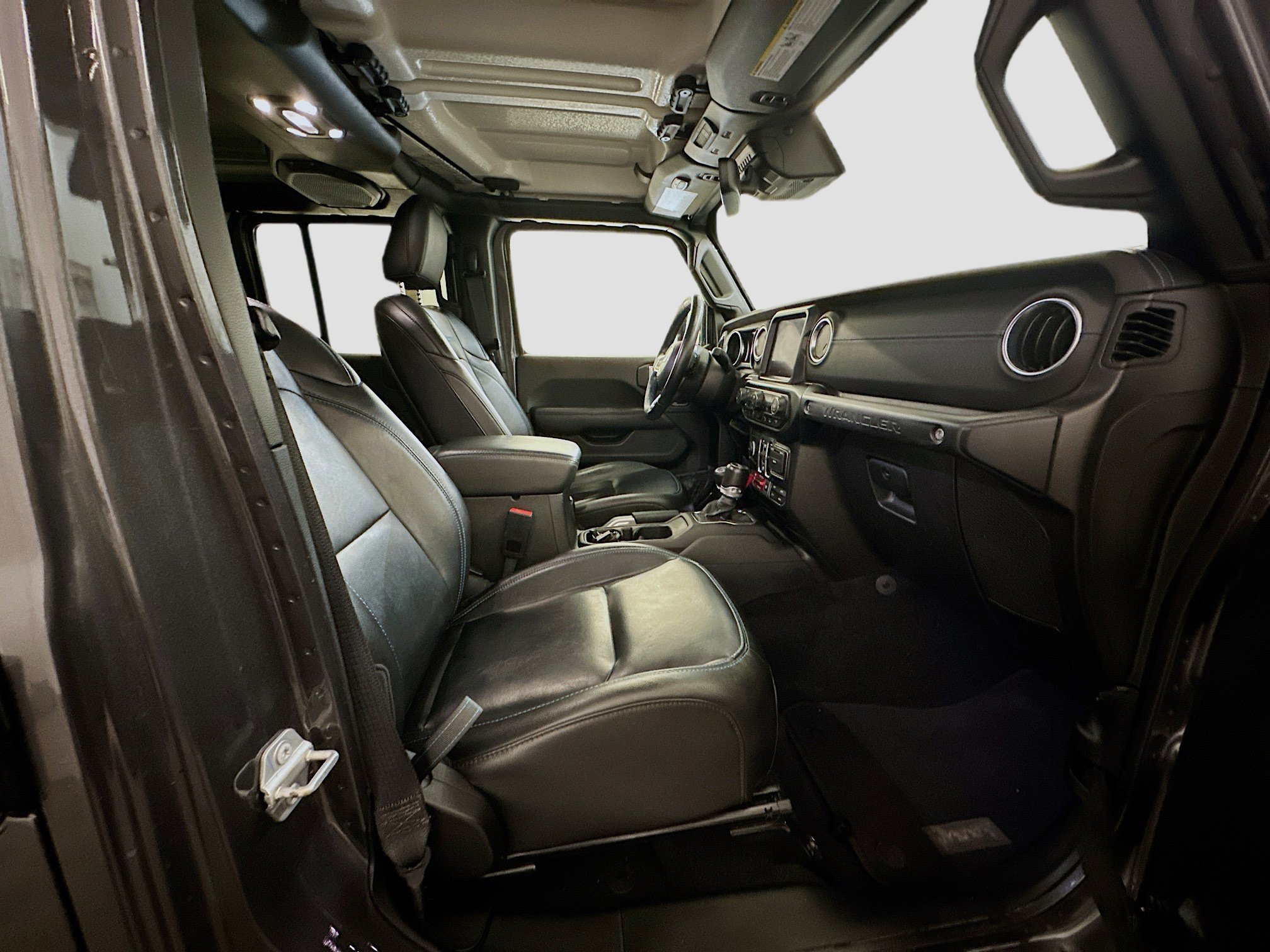 Used 2021 Jeep Wrangler Unlimited Rubicon 4xe w/ Steel Bumper Group image 32