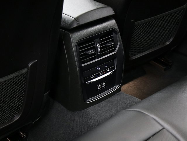 Used 2023 BMW 330i xDrive Sedan image 13