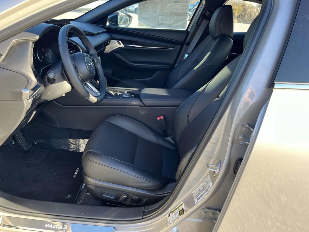 New 2024 MAZDA MAZDA3 Hatchback w/ Appearance Package image 22