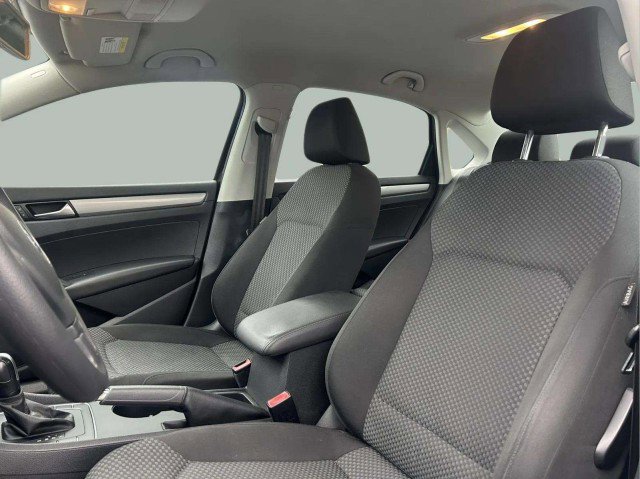 Used 2015 Volkswagen Passat 1.8T S image 25