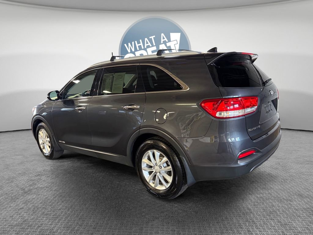 Used 2016 Kia Sorento LX w/ LX Convenience Package image 6