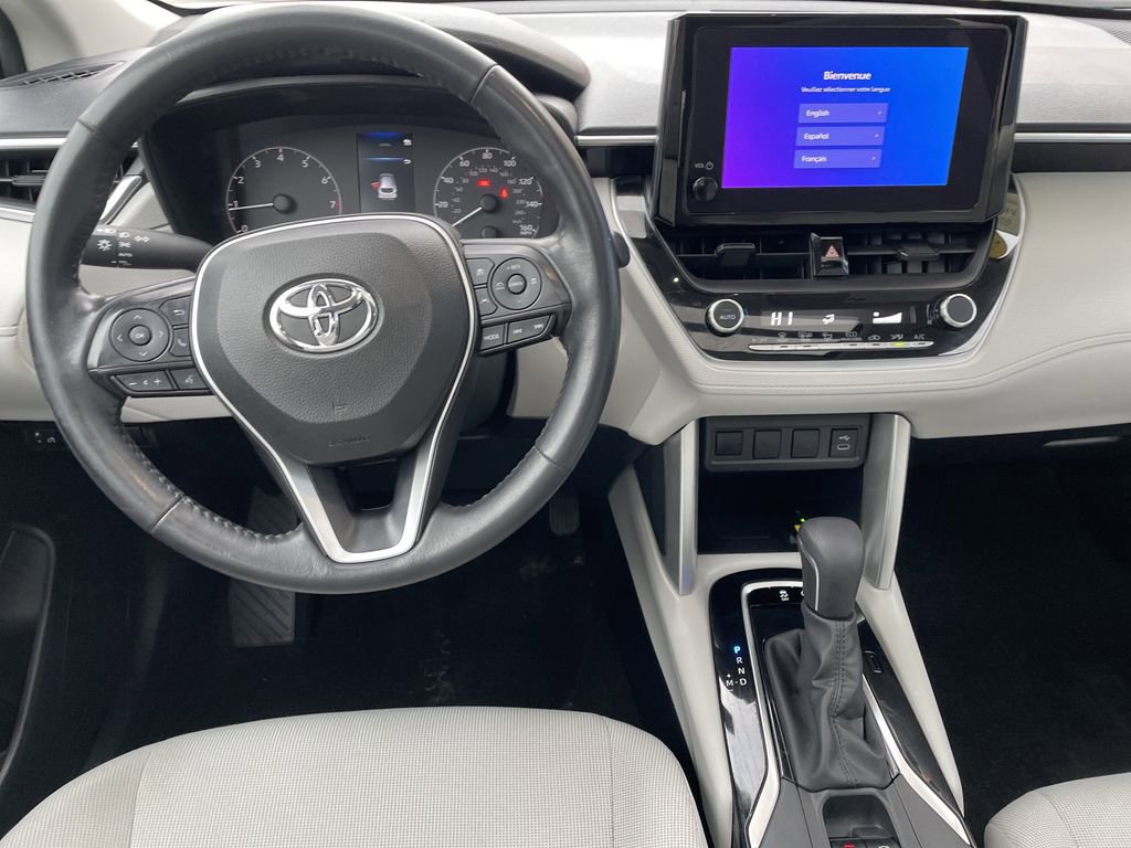 Used 2023 Toyota Corolla Cross LE w/ Moonroof Package AWD/4WD image 16