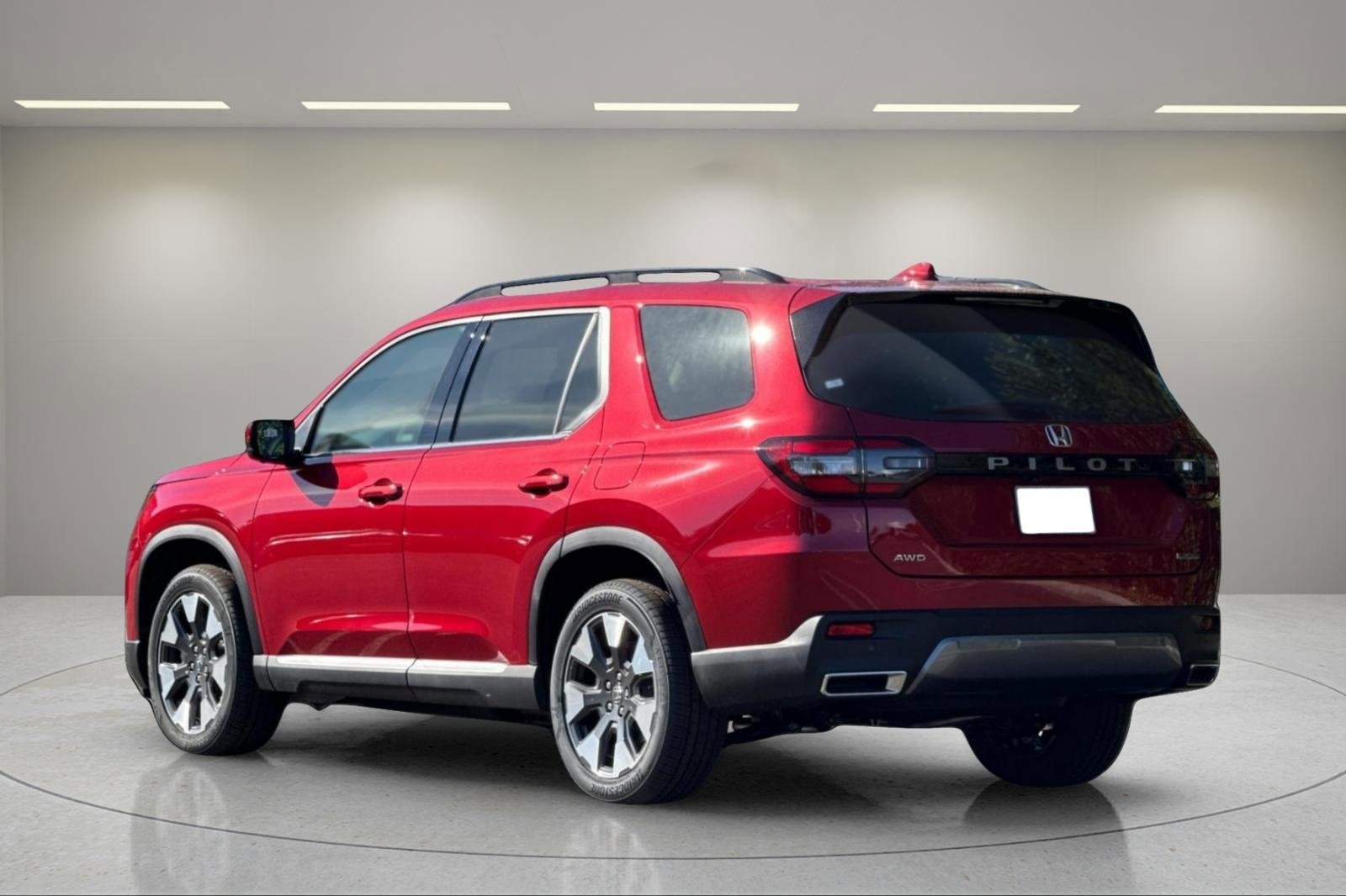 New 2026 Honda Pilot Touring image 5
