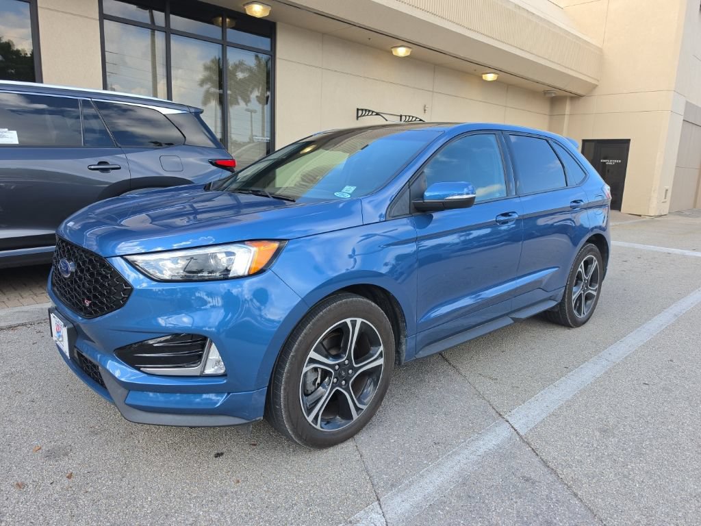 Used 2019 Ford Edge ST w/ Cold Weather Package AWD/4WD image 2