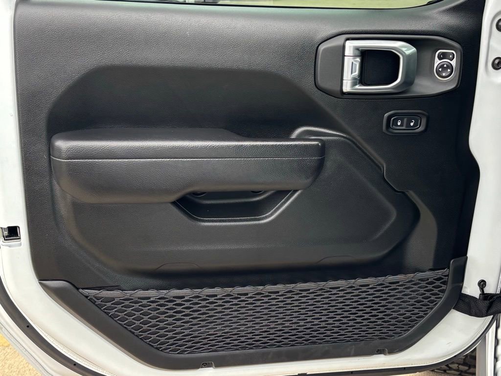 Used 2022 Jeep Gladiator Willys image 14