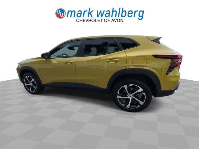 Certified 2024 Chevrolet Trax RS w/ Driver Confidence Package image 5