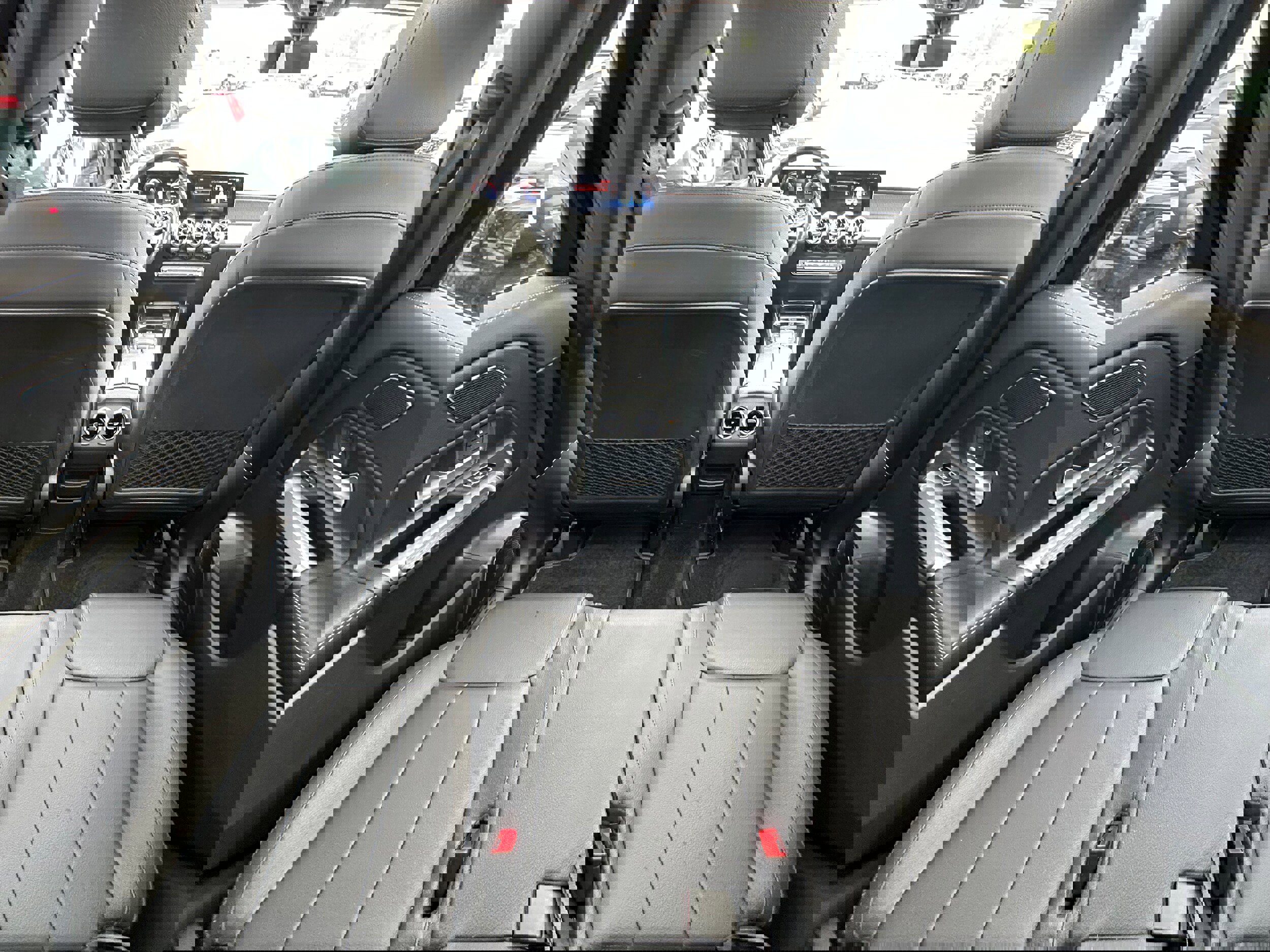 Used 2021 Mercedes-Benz GLB 250 4MATIC image 13