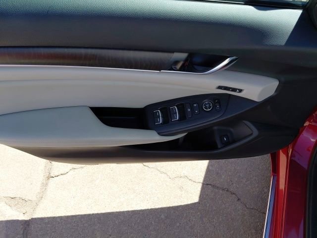 Used 2018 Honda Accord Touring image 31