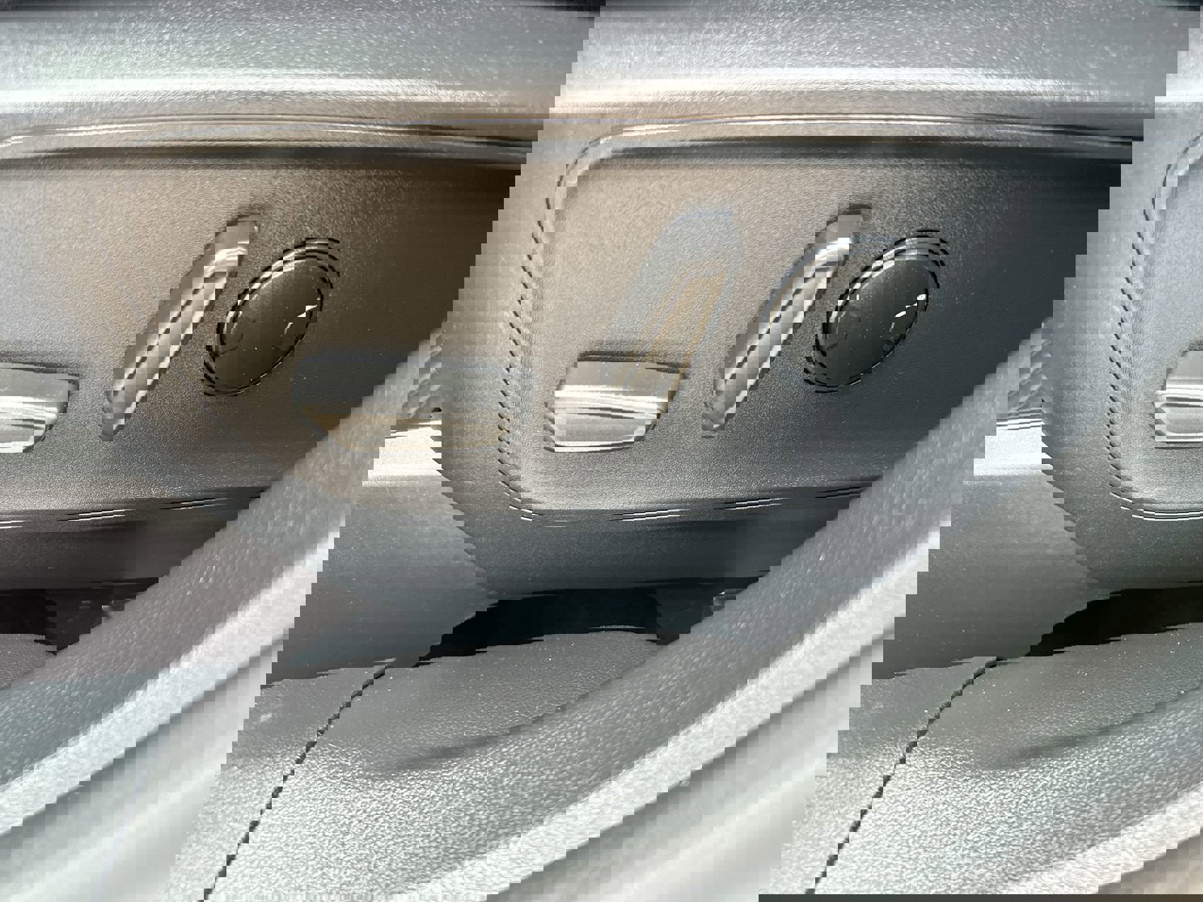 Used 2024 Ford Escape Platinum w/ Premium Technology Package image 12