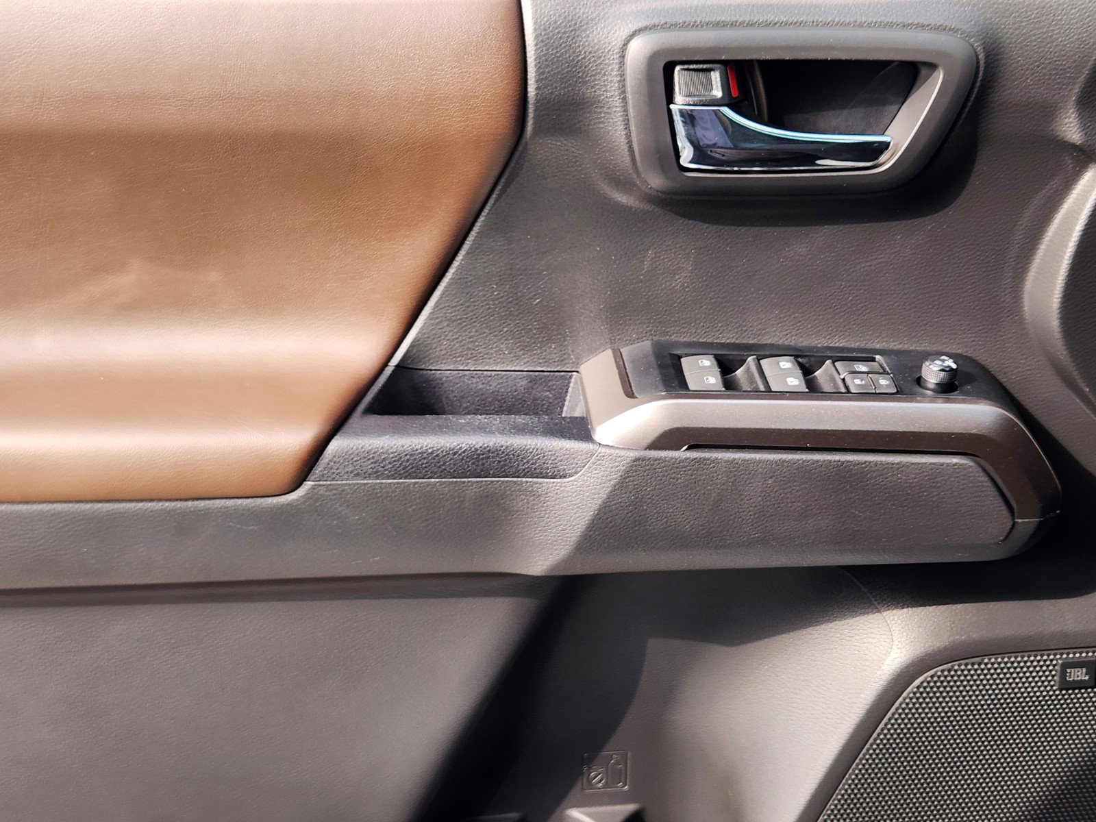 Used 2023 Toyota Tacoma Limited AWD/4WD image 21