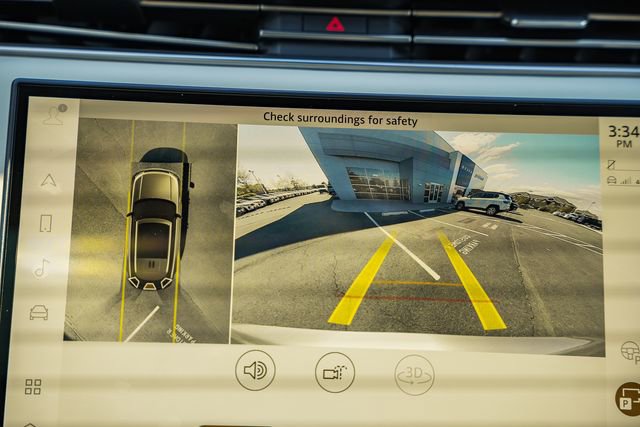 Used 2023 Land Rover Range Rover SE image 45