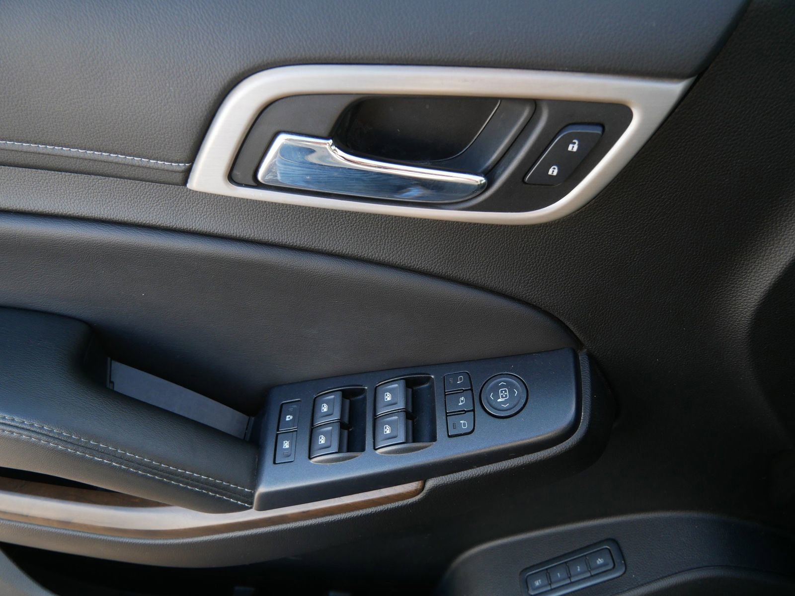 Used 2019 GMC Yukon XL Denali w/ Denali Ultimate Package image 18