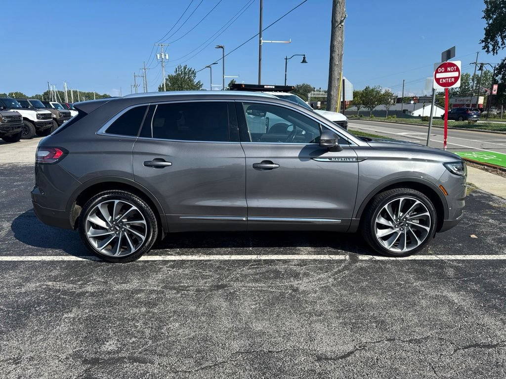 Used 2023 Lincoln Nautilus Reserve w/ Equipment Group 201A AWD/4WD image 9