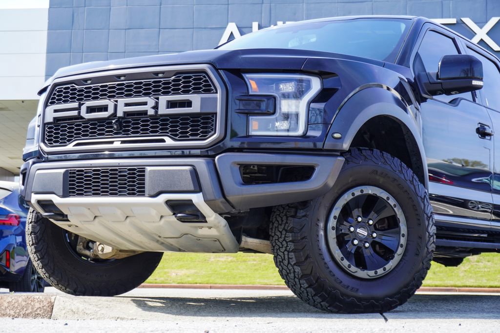 Used 2017 Ford F150 Raptor image 2