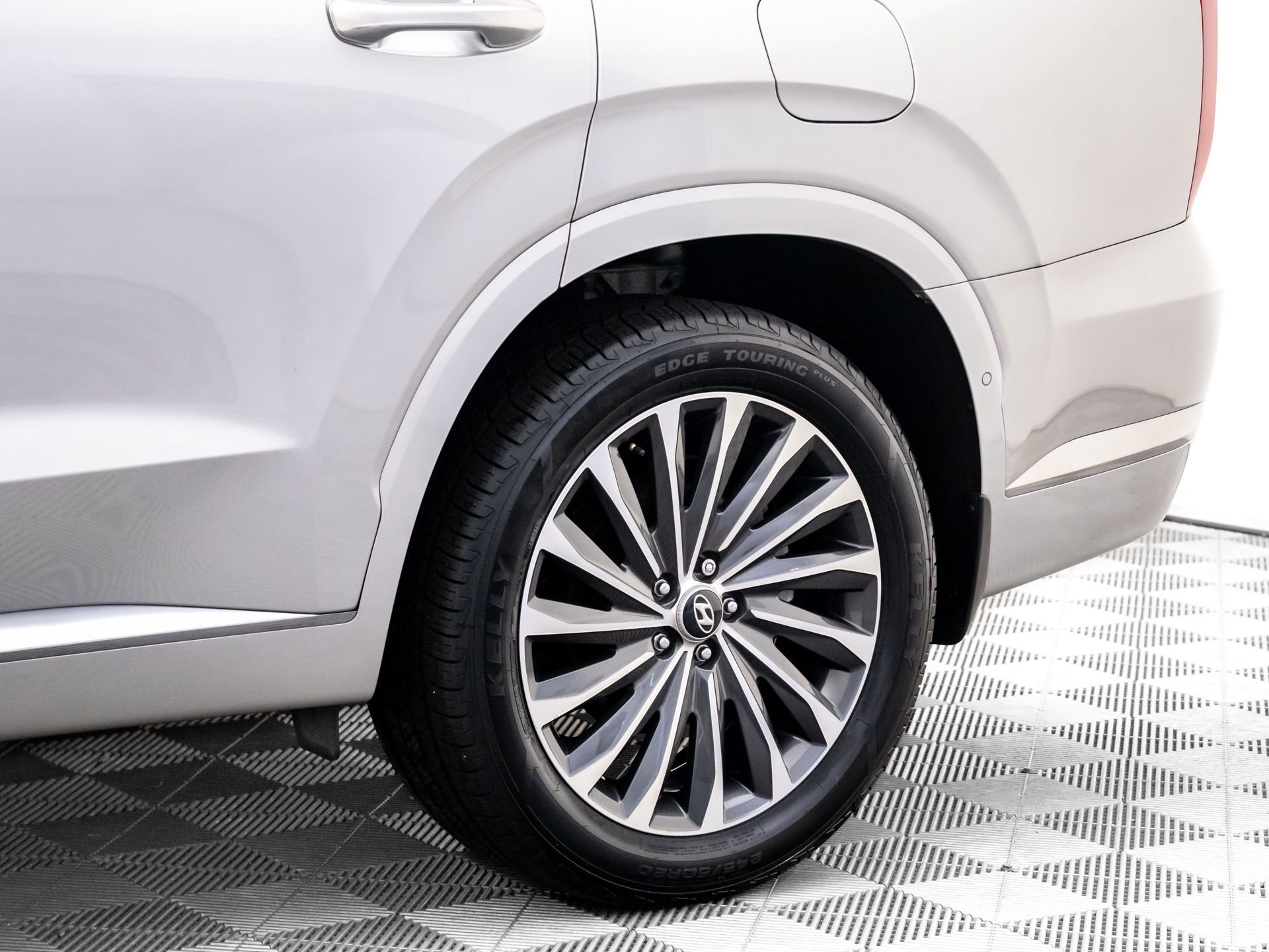 Used 2023 Hyundai Palisade Calligraphy image 37