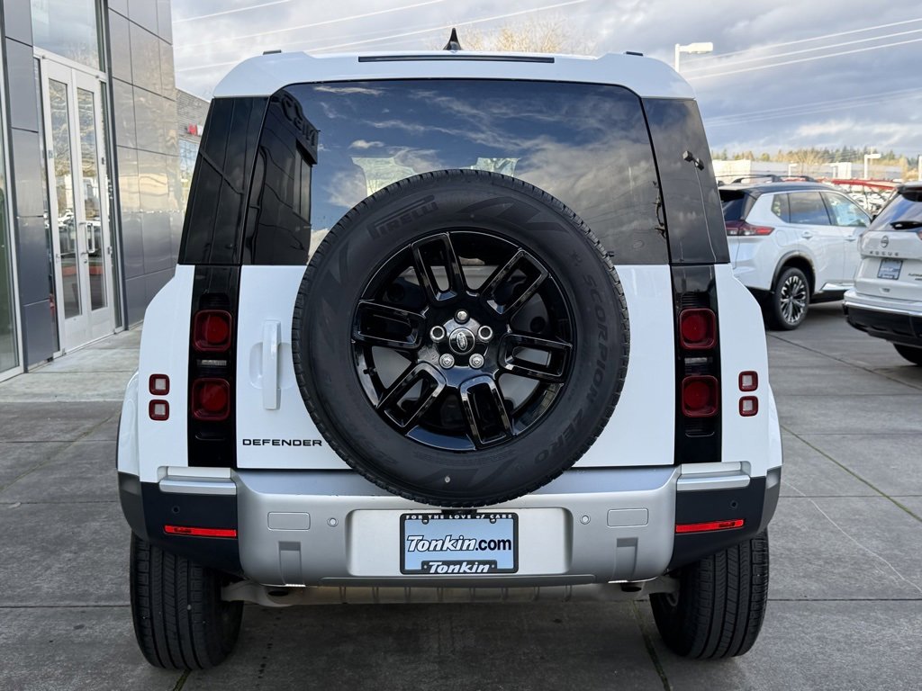 Used 2025 Land Rover Defender 110 S image 6