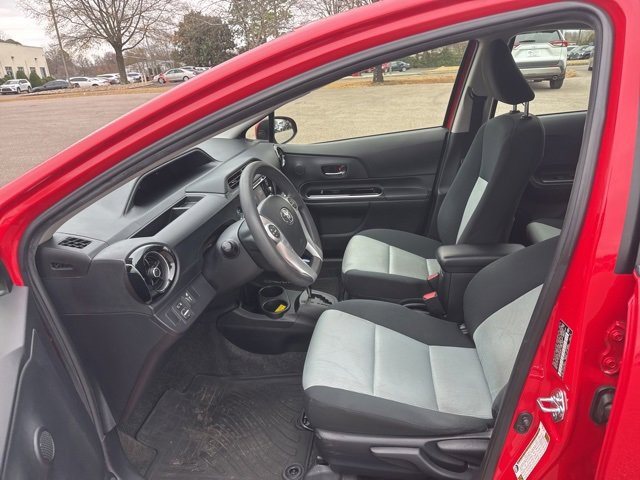 Used 2015 Toyota Prius C Two image 9