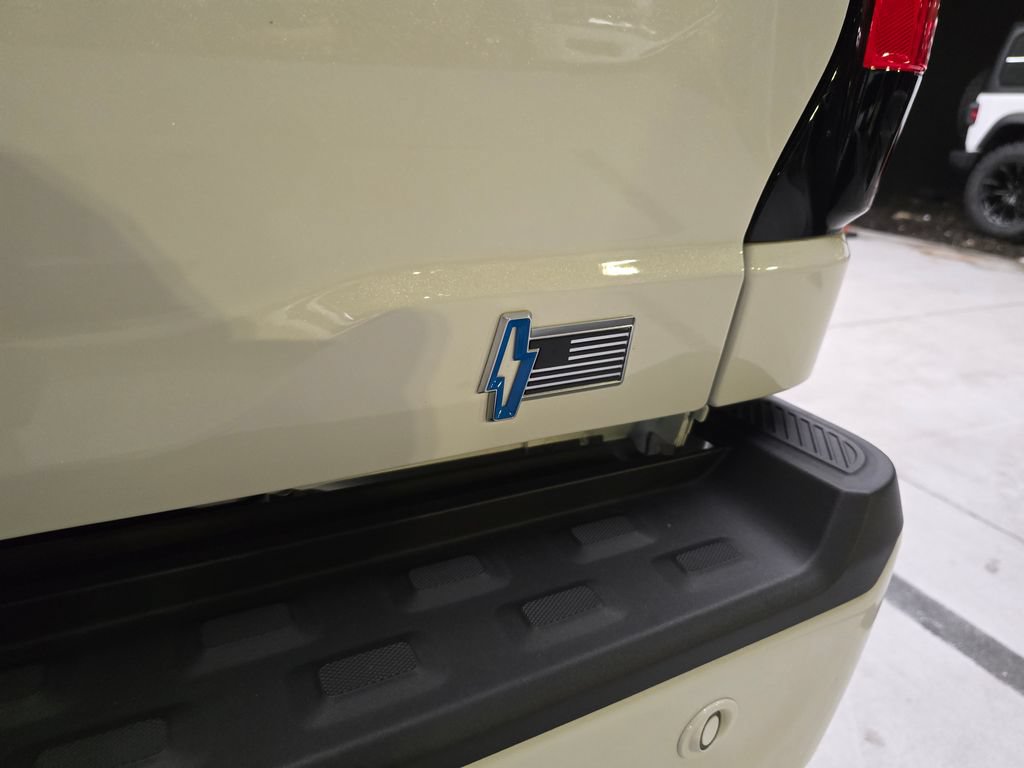 Used 2023 Ford F150 Lightning Lariat AWD/4WD image 6