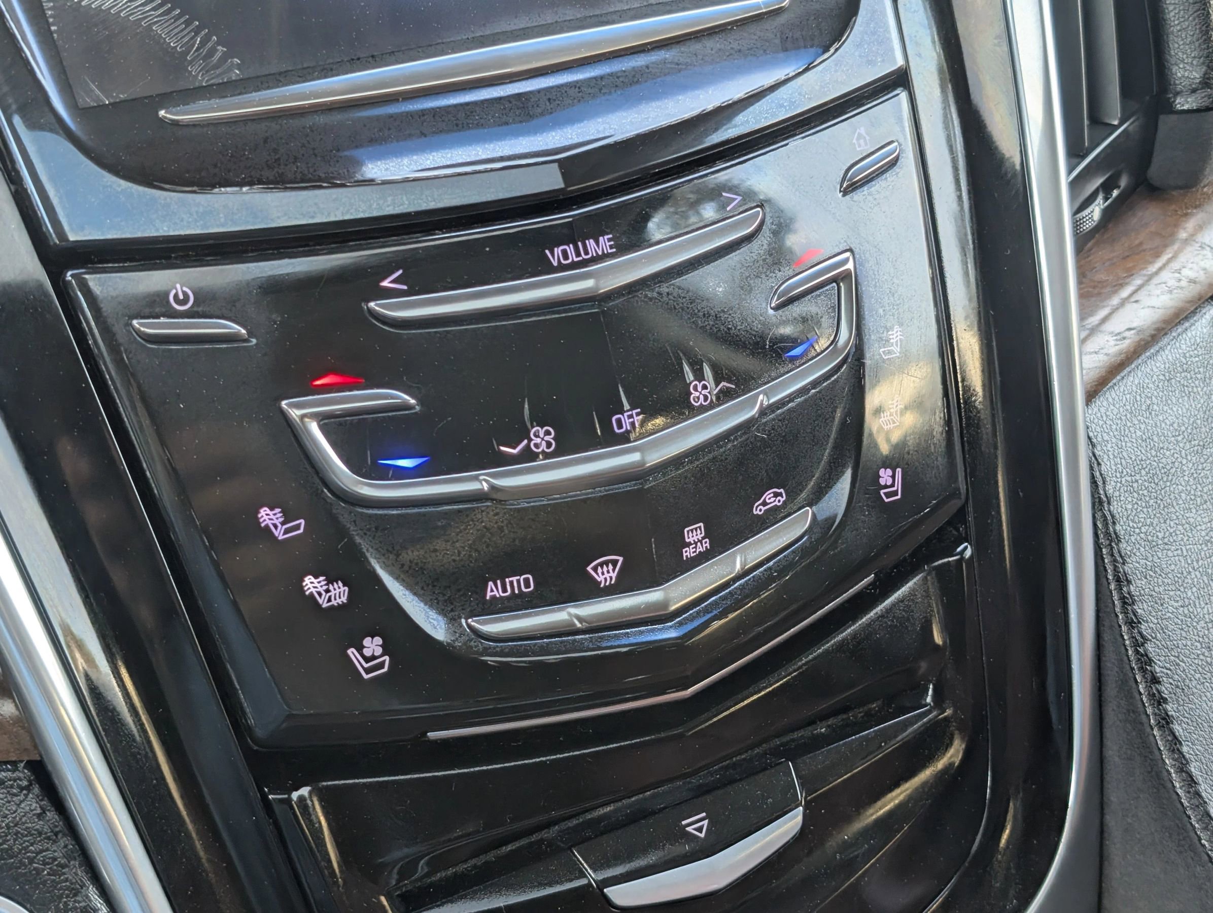 Used 2016 Cadillac Escalade Luxury image 33