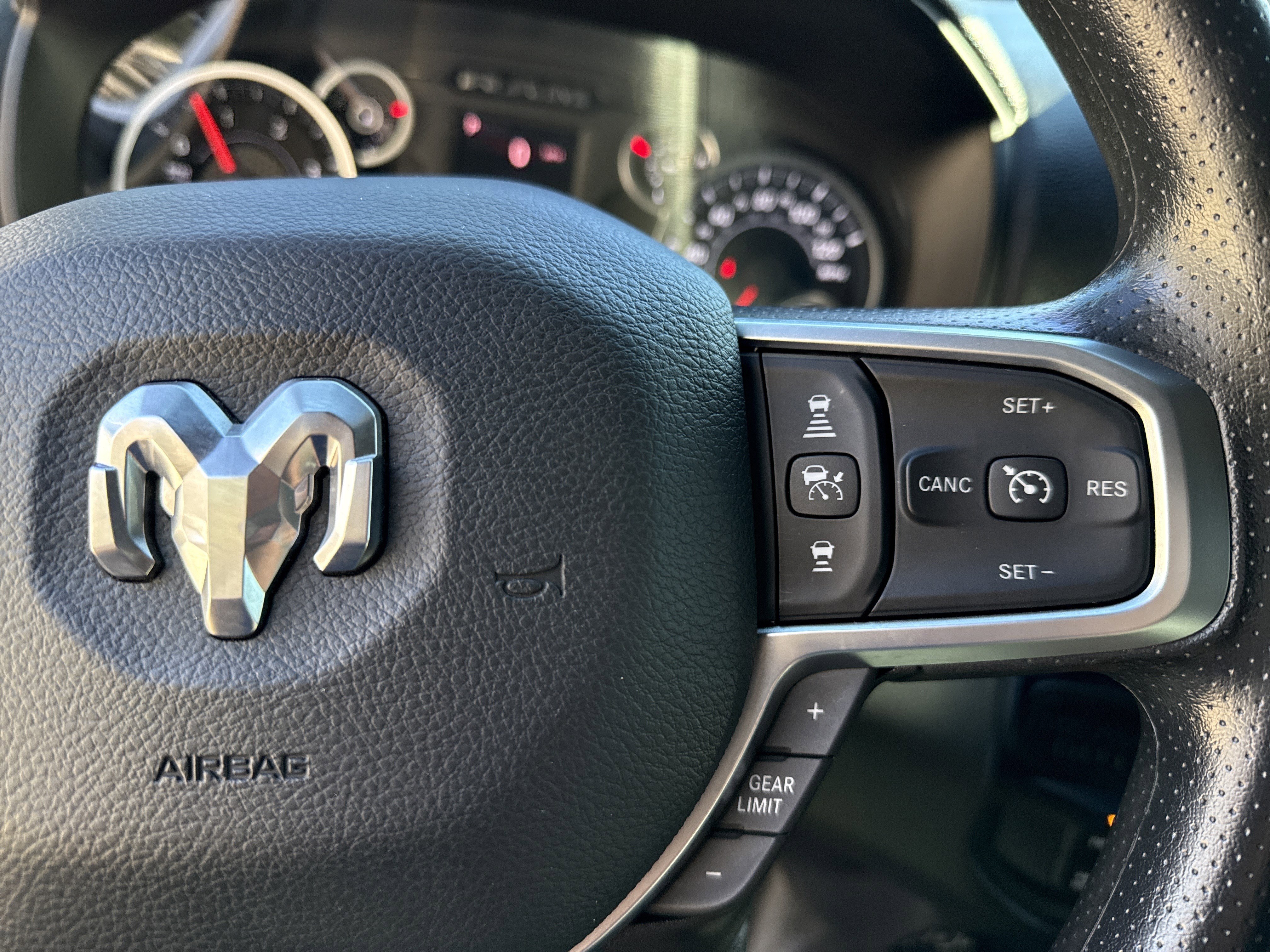 Used 2025 RAM 3500 Tradesman w/ Chrome Appearance Group image 28