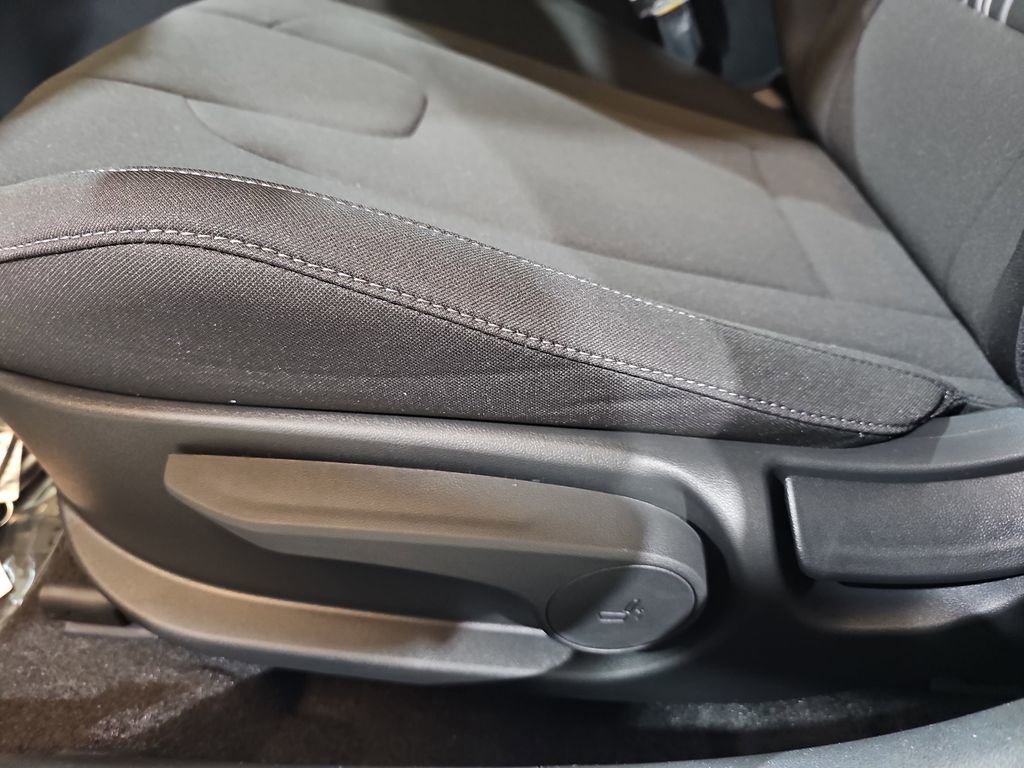 New 2026 Hyundai Elantra Sport image 27