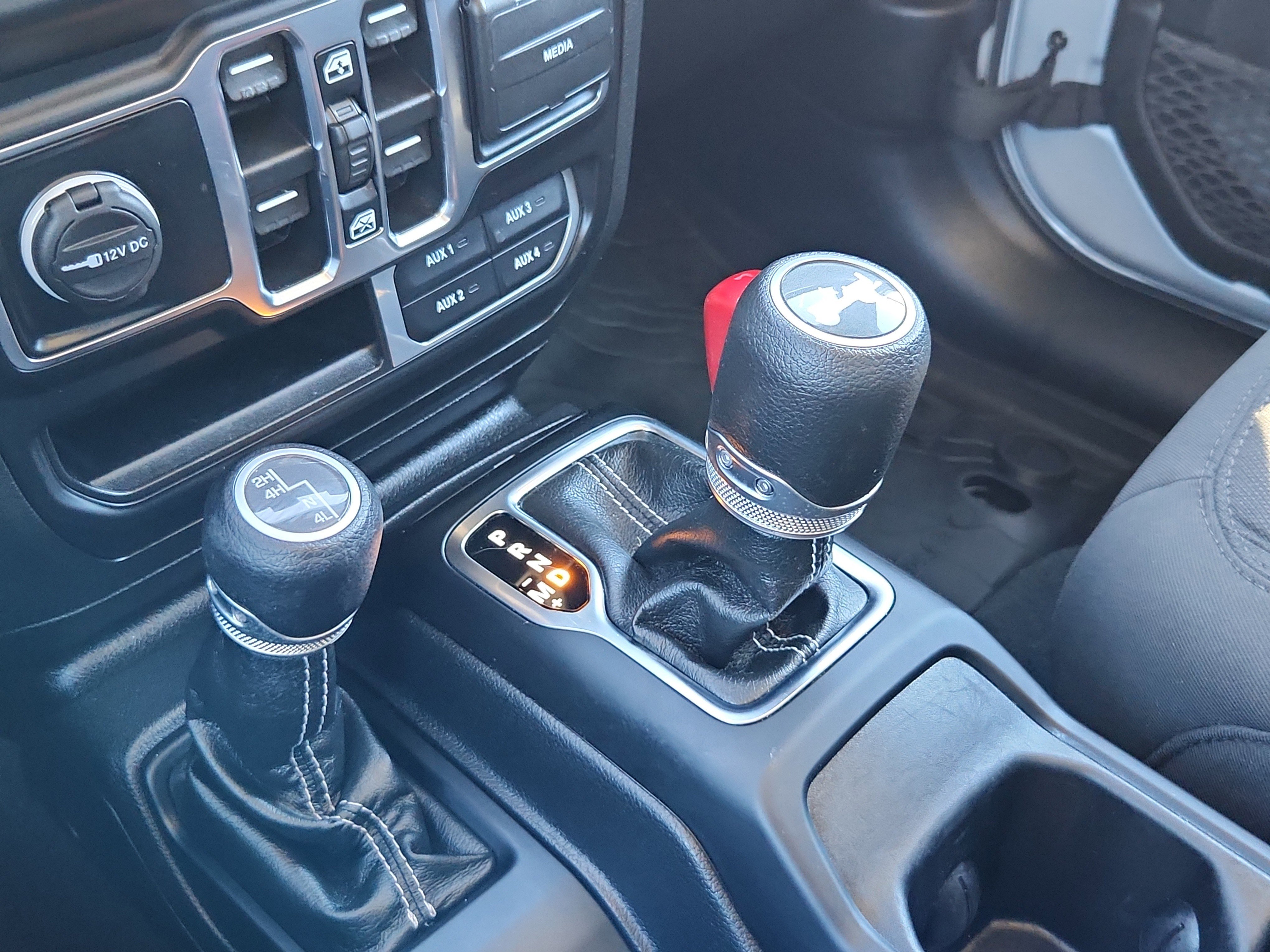 Used 2022 Jeep Wrangler Unlimited Sahara w/ Cold Weather Group image 22