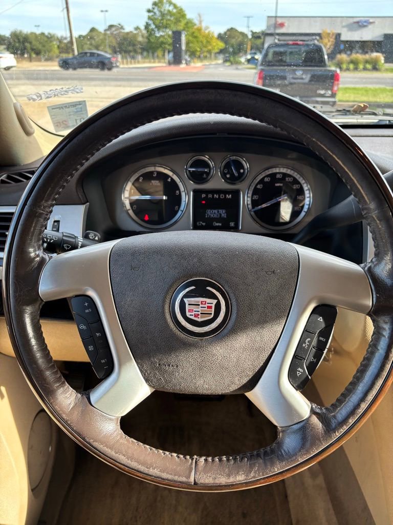 Used 2012 Cadillac Escalade ESV Luxury image 18