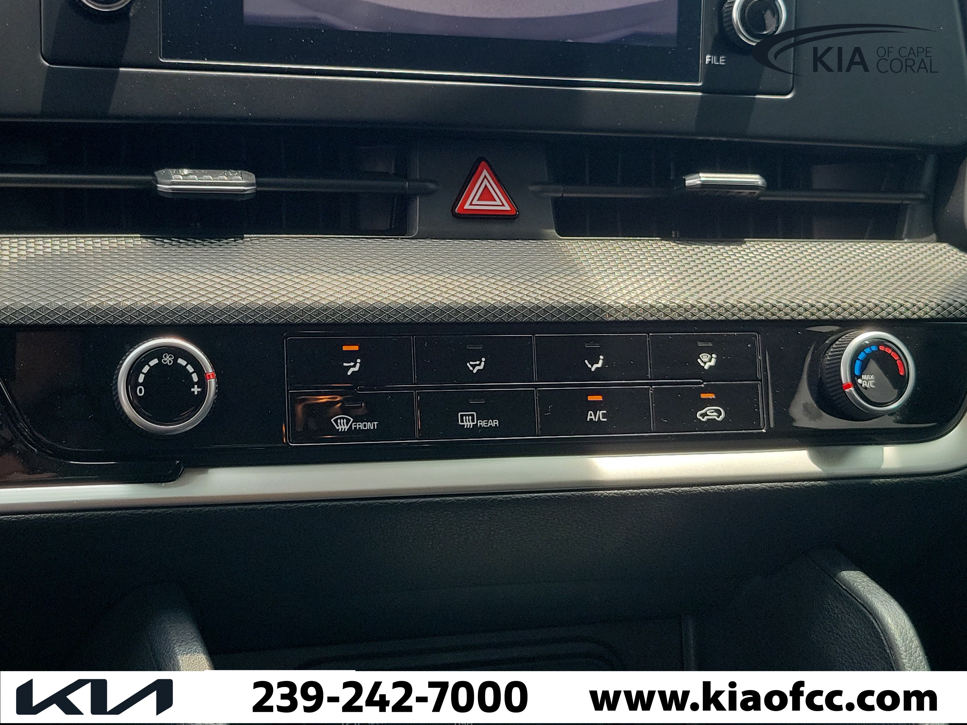 Used 2025 Kia Sportage LX AWD/4WD image 27