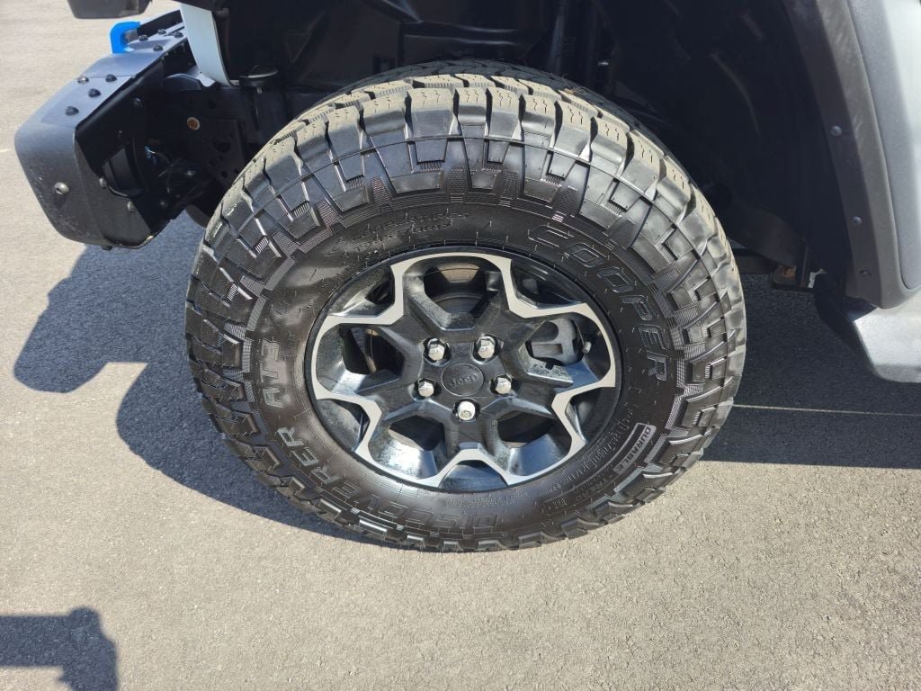 Used 2021 Jeep Wrangler Unlimited Rubicon 4xe w/ Steel Bumper Group AWD/4WD image 9