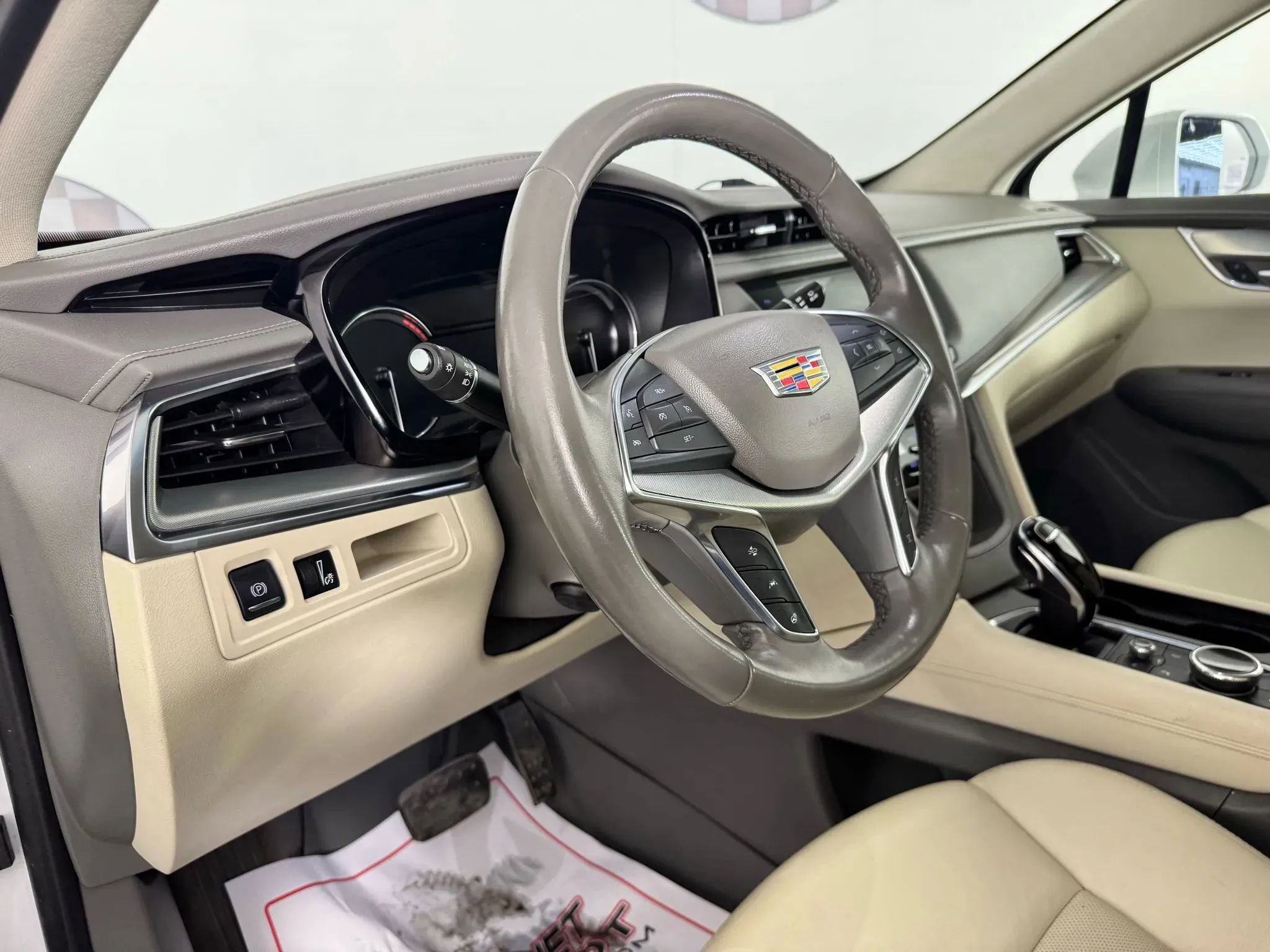 Used 2021 Cadillac XT5 Premium Luxury AWD/4WD image 10