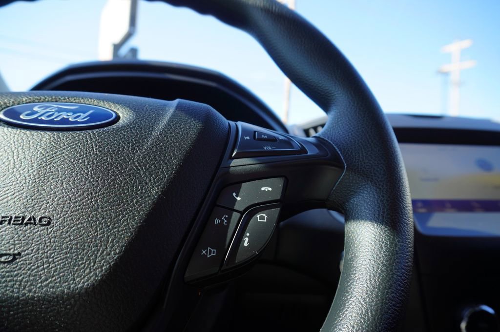 Used 2020 Ford Edge SE image 21