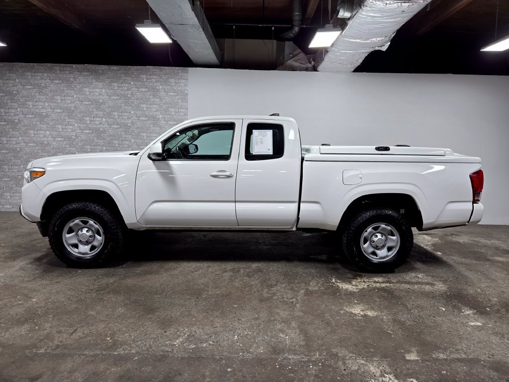 Used 2017 Toyota Tacoma SR RWD image 2