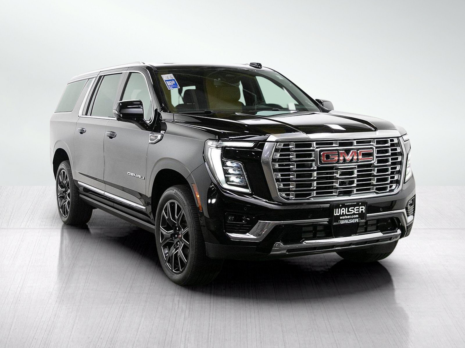 Used 2025 GMC Yukon XL Denali w/ Sun & Power Step Package AWD/4WD image 7