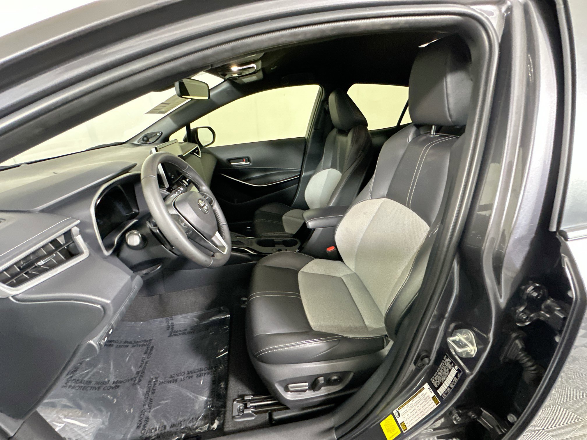 Used 2025 Toyota Corolla XSE image 12