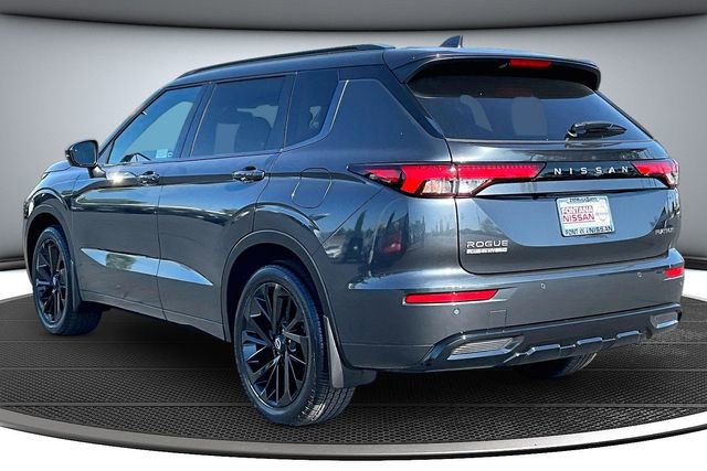 New 2026 Nissan Rogue Platinum image 3