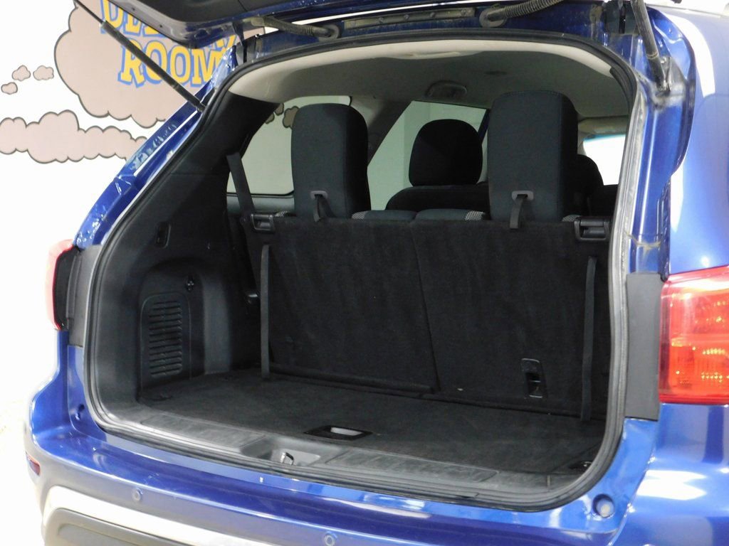 Used 2018 Nissan Pathfinder SV image 74