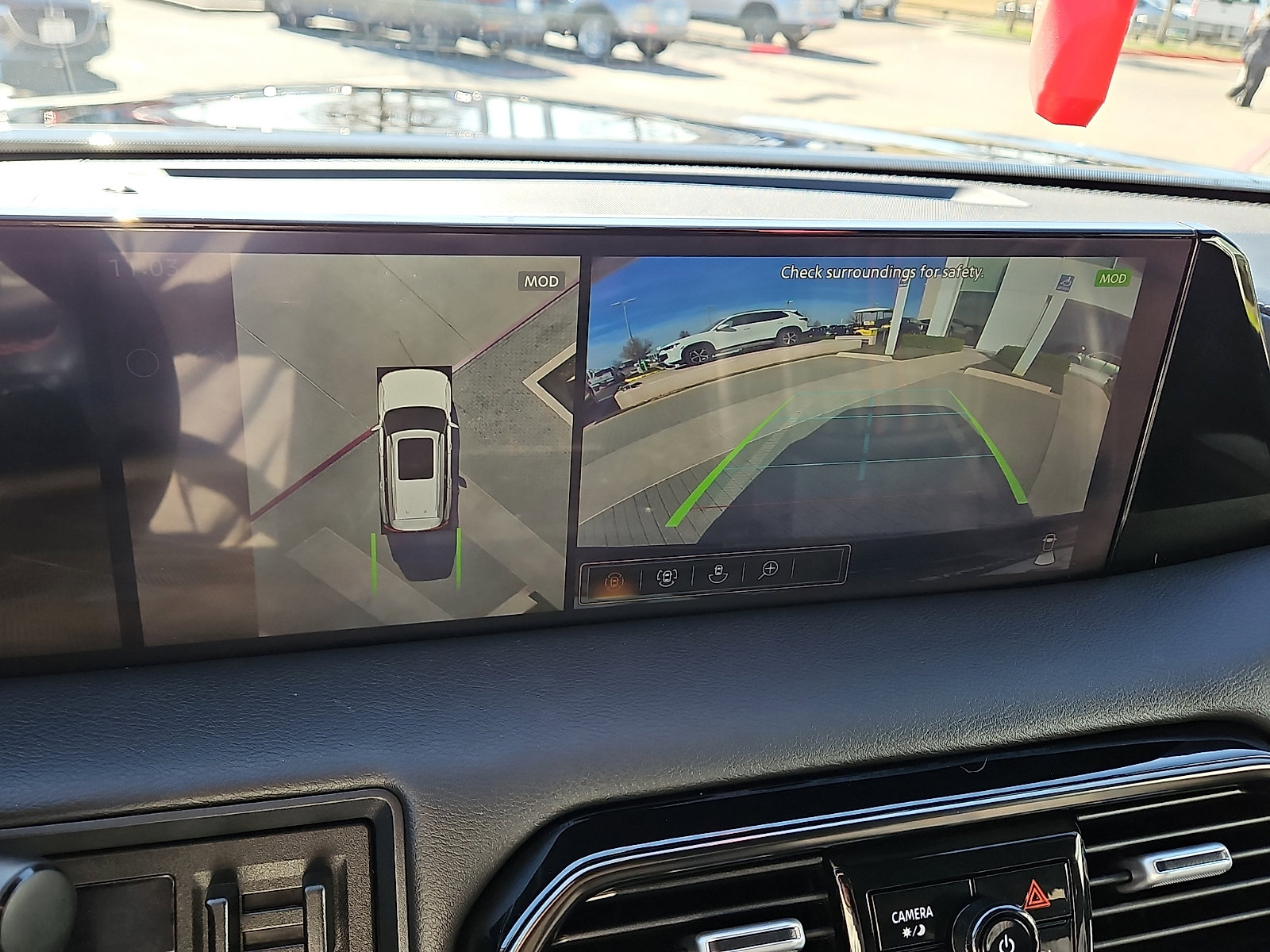 Used 2025 Nissan Armada PRO-4X image 19