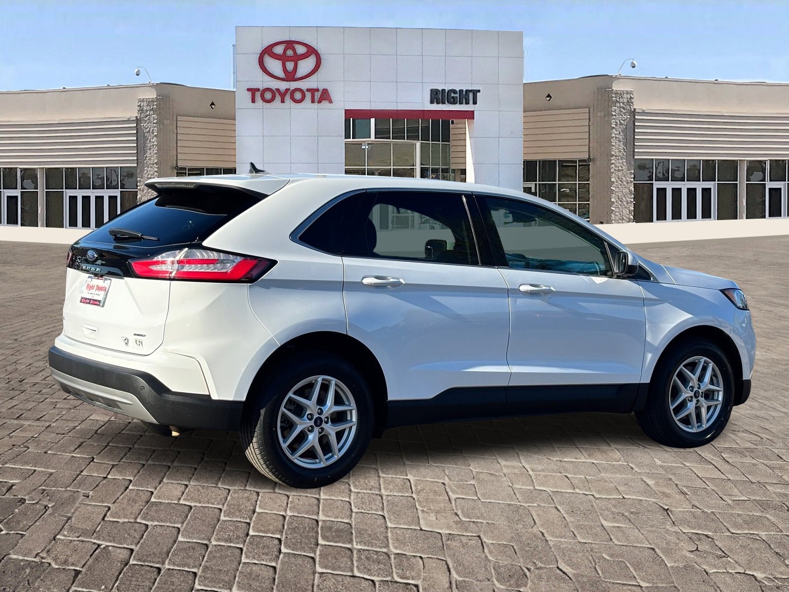 Used 2022 Ford Edge SEL image 7