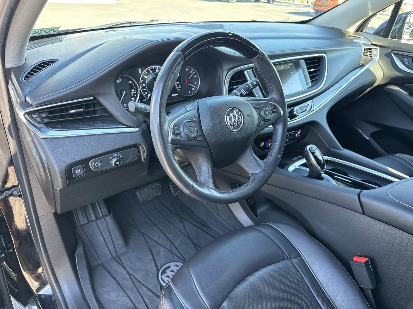 Used 2019 Buick Enclave Avenir w/ Avenir Technology Package FWD image 24