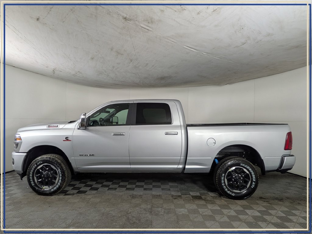 New 2026 RAM 2500 Laramie AWD/4WD image 3