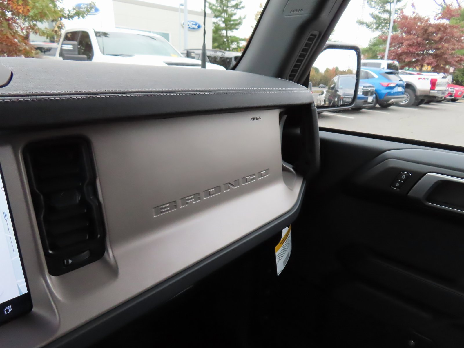 New 2025 Ford Bronco Outer Banks image 13