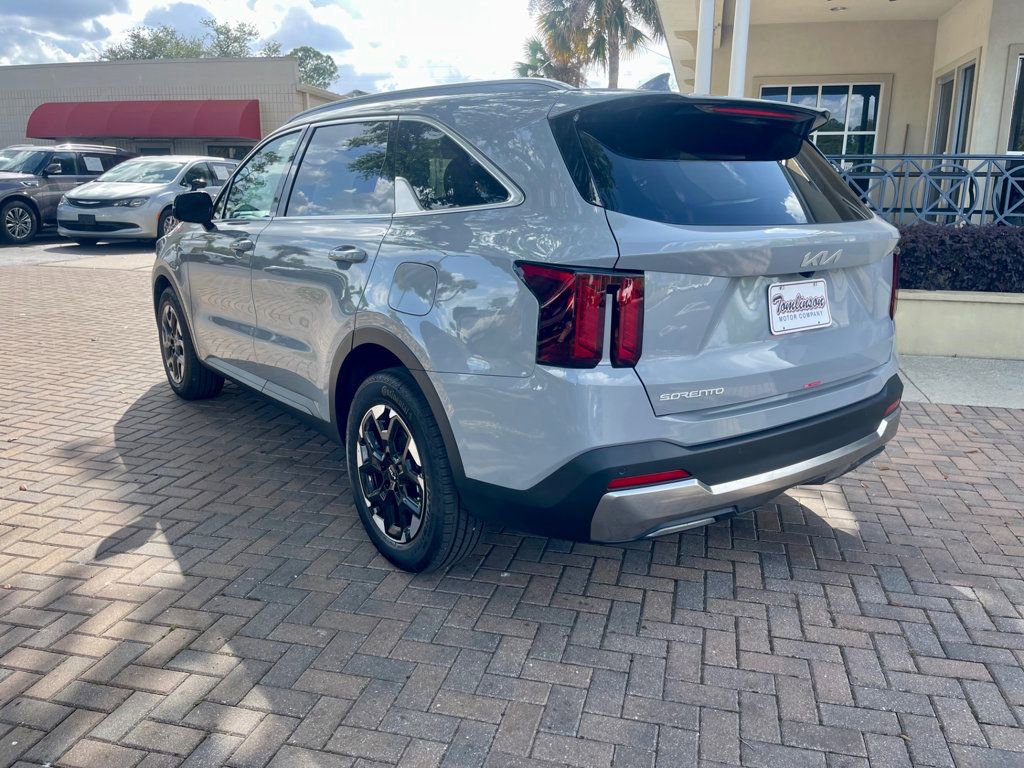 Used 2026 Kia Sorento S w/ S Panoramic Sunroof Package FWD image 3