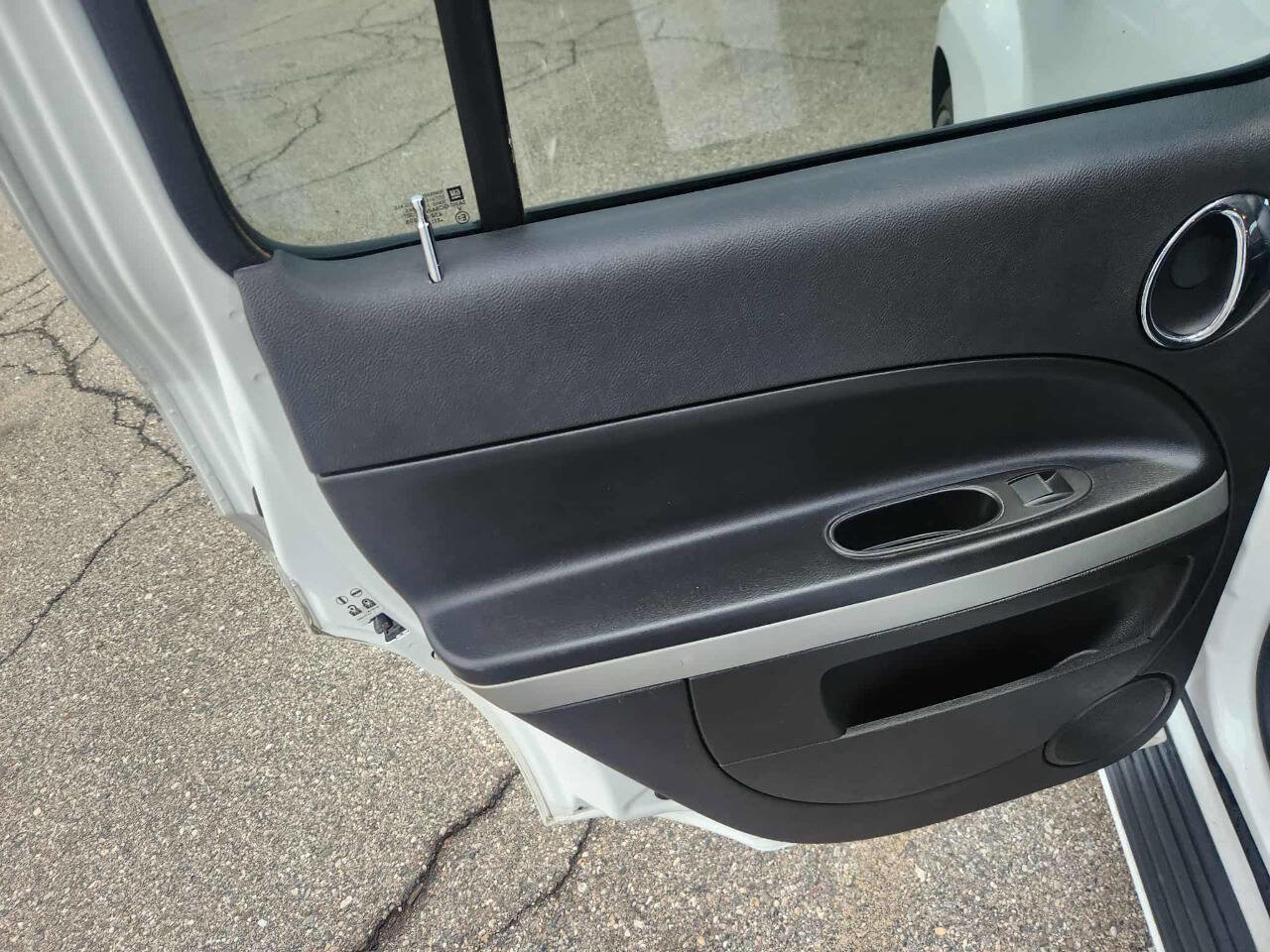 Used 2010 Chevrolet HHR LS image 12