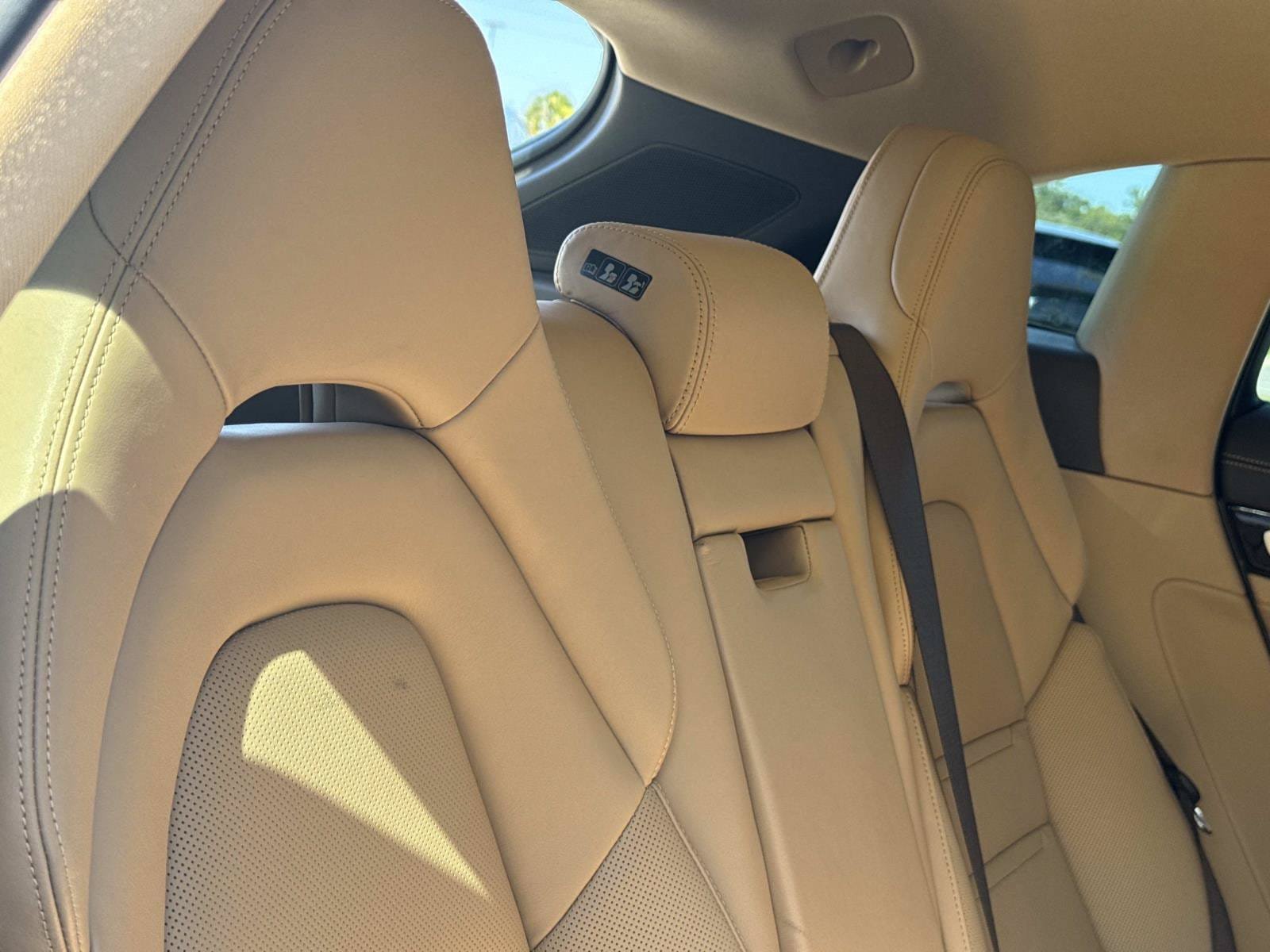Used 2018 Porsche Panamera 4 AWD/4WD image 28