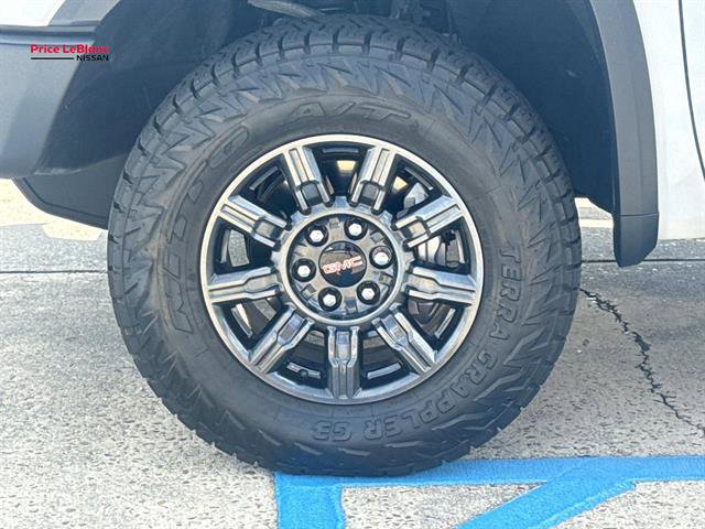 Used 2025 GMC Sierra 1500 AT4X AWD/4WD image 4
