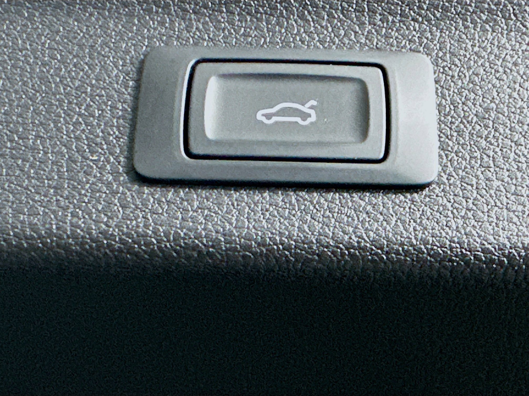 Used 2025 Audi Q3 2.0T Premium image 30